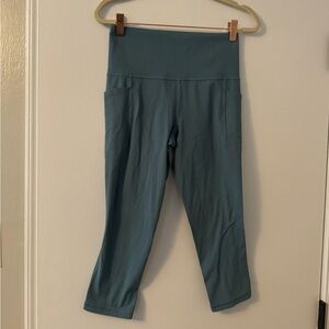 Athleta Salutation Capri